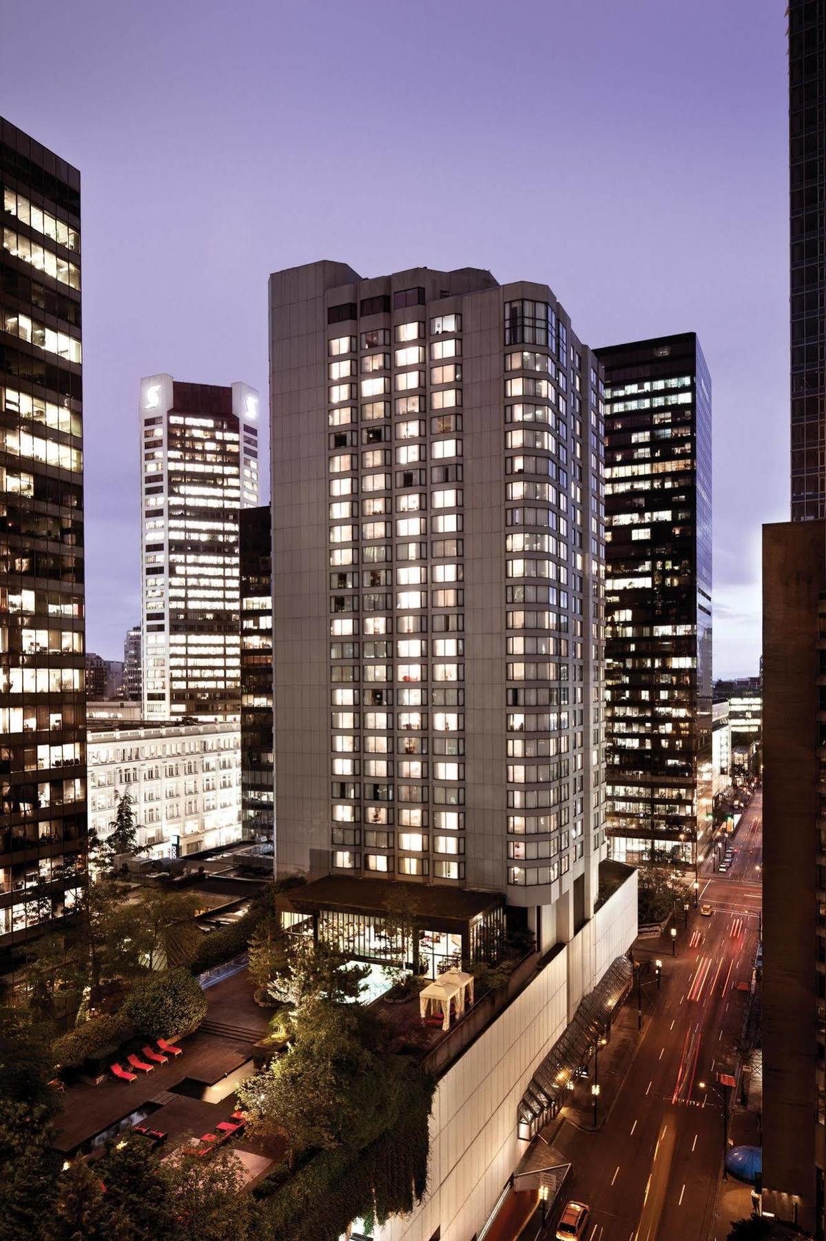 Four Seasons Hotel Vancouver Exterior photo